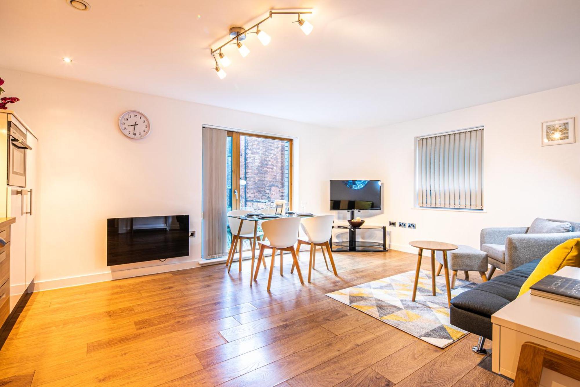 Stylish 2 Bed Apt 18 - City Centre, Free Parking, Espresso Machine & Netflix - Hosted By Stay Host Save Sheffield Exterior photo